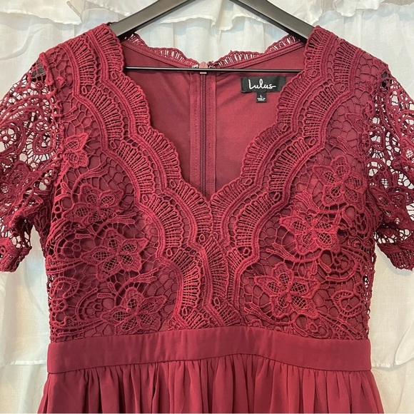Lulu's Burgundy Scalloped Lace V Neck Short Sleeve Skater Dress - Size Large - Picture 2 of 14